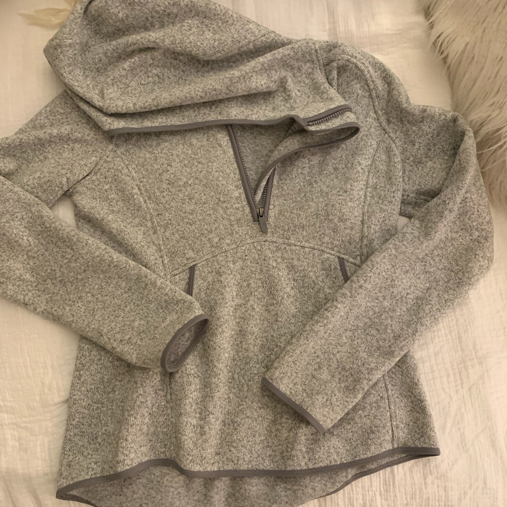 Lululemon grey hooded 3-quarter zip